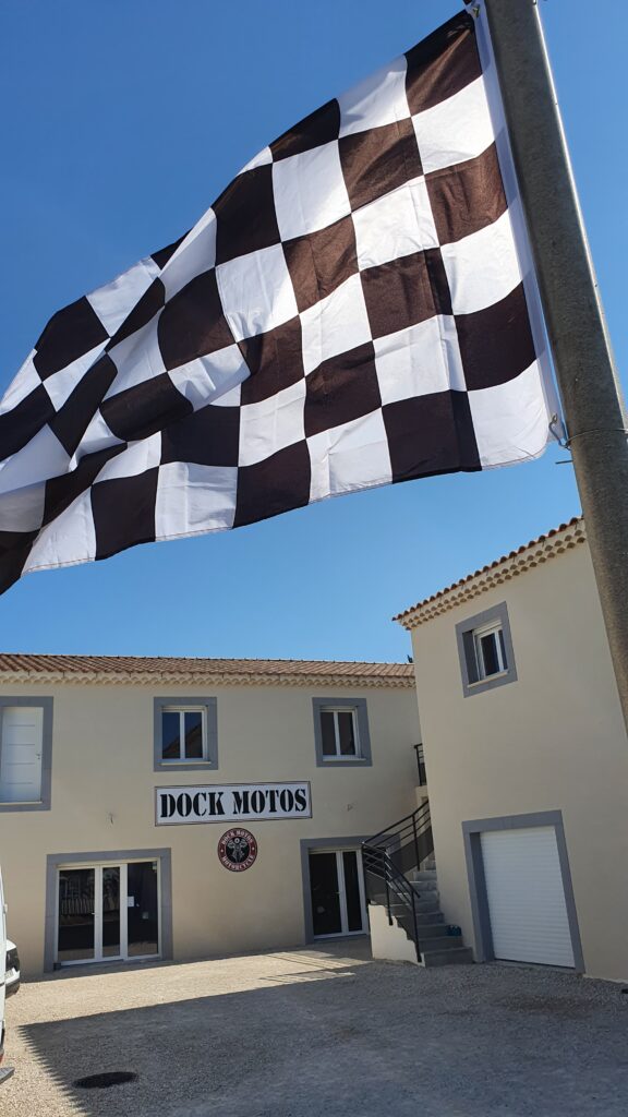 Entrée magasin Dock Motos