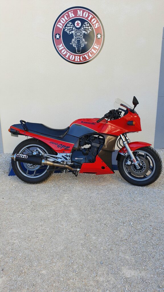 KAWASAKI 900 Ninja - Latéral