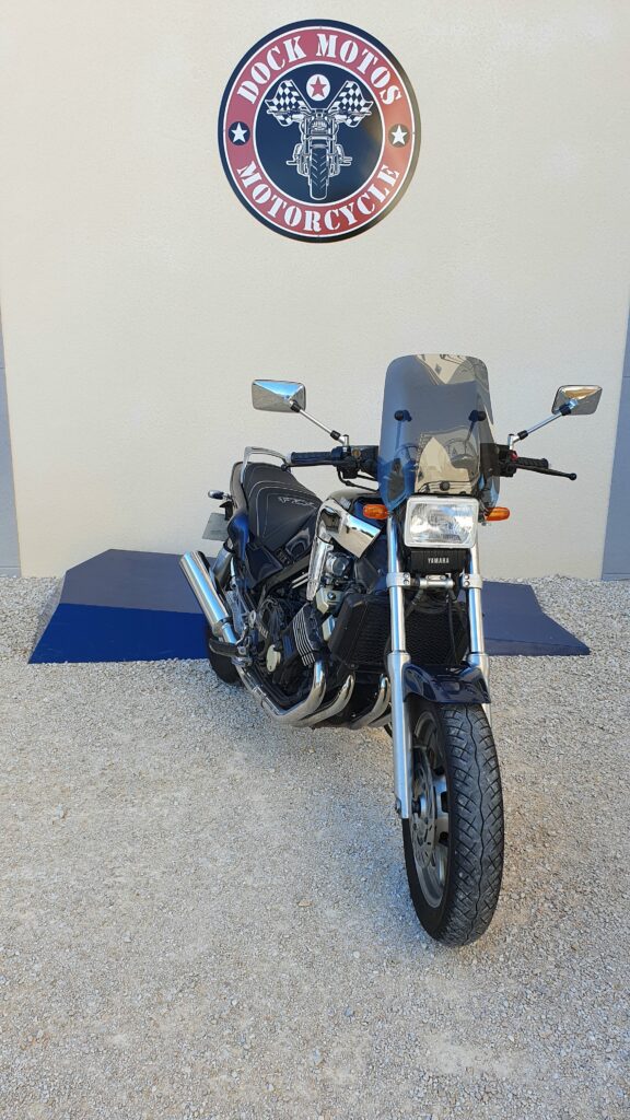 YAMAHA FZX 750 - Face