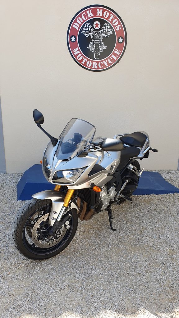 YAMAHA 100 Fazer - 3_4